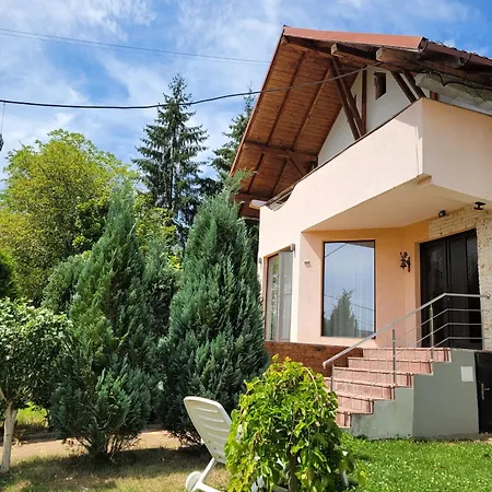 Madas Barbatesti Exterior photo