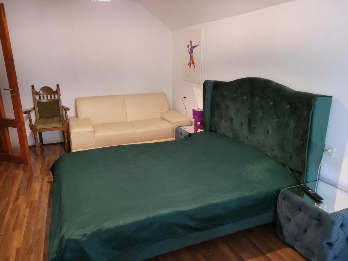 Apartment Madas Barbatesti